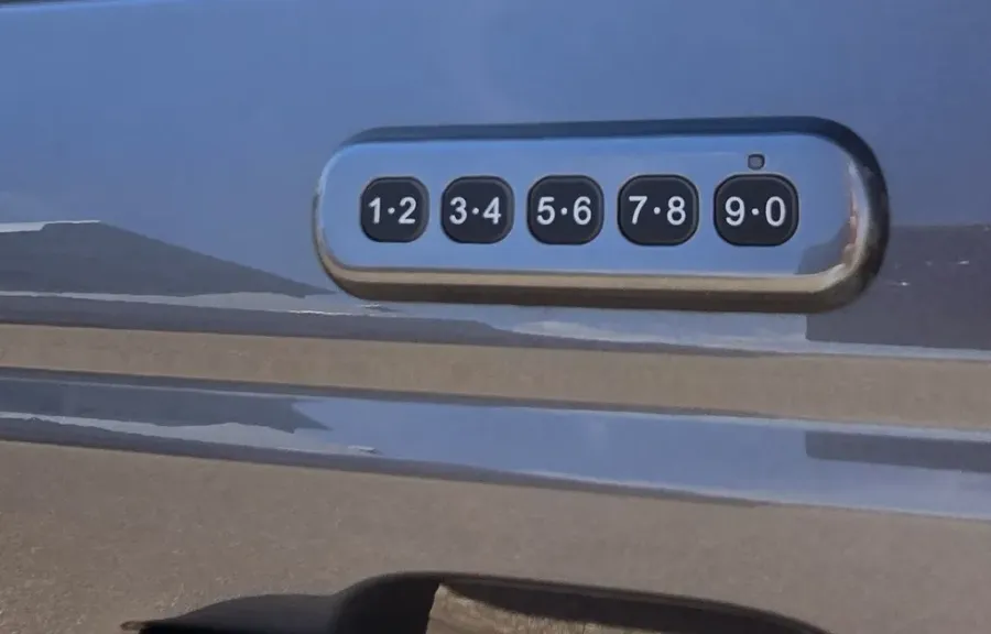 2022 Ford Bronco | Photo 11 of 30