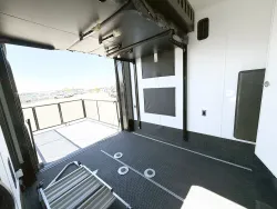 2027 Newmar Canyon Star 3947 | Thumbnail Photo 19 of 32