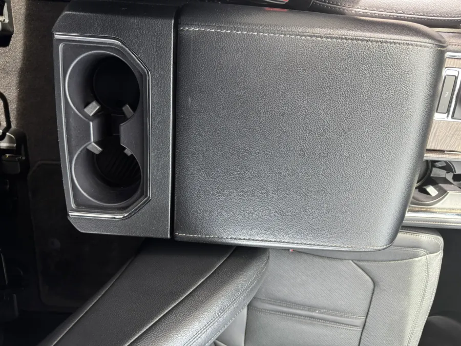 2019 Ford Expedition Limited | Photo 20 of 24