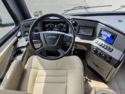 2022 Tiffin Allegro Red 33AA | Thumbnail Photo 12 of 40