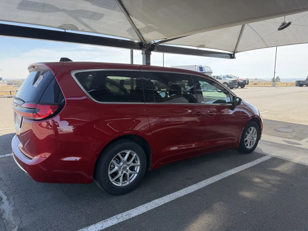 2025 Chrysler Pacifica Select