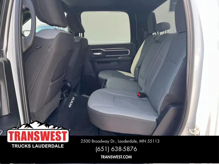 2024 RAM 2500 Big Horn | Photo 5 of 21