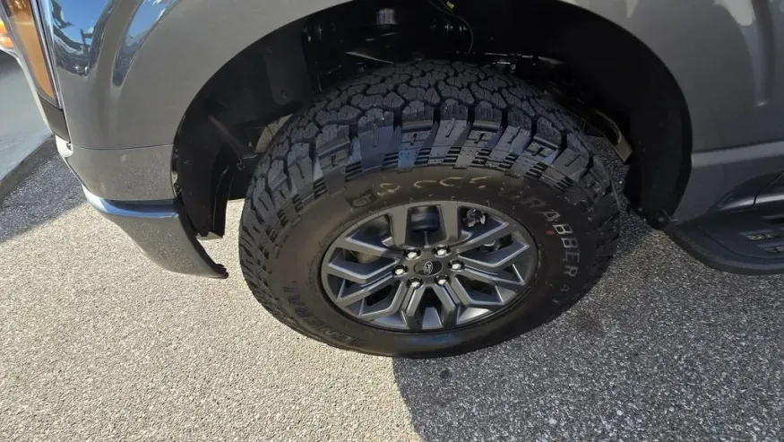 2025 Ford F-150 | Photo 10 of 31