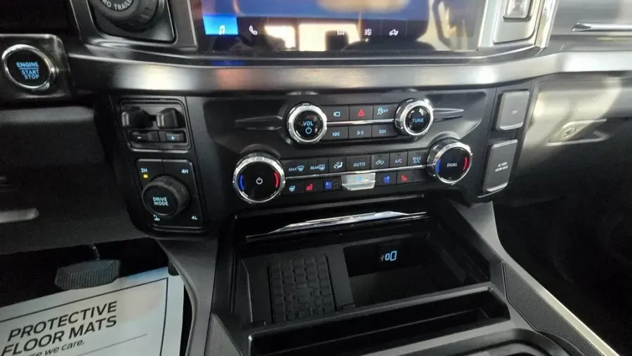 2026 Ford Super Duty F-250 | Photo 30 of 38