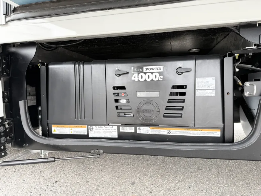 2027 Winnebago Navion 24R | Photo 18 of 18