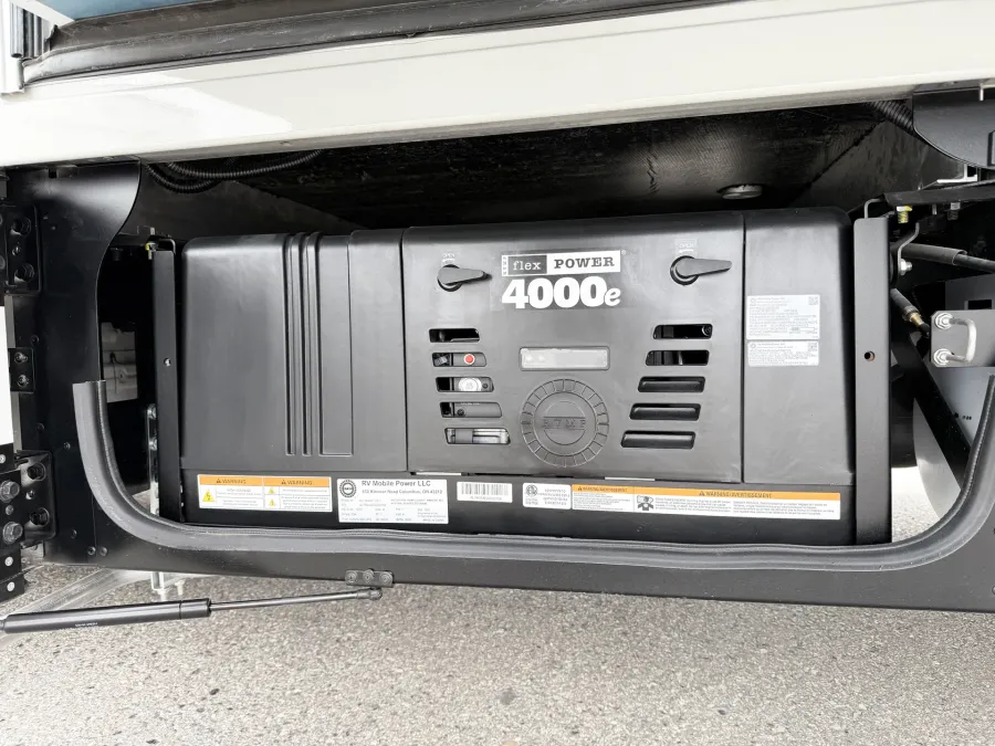 2027 Winnebago Navion 24R | Photo 18 of 18