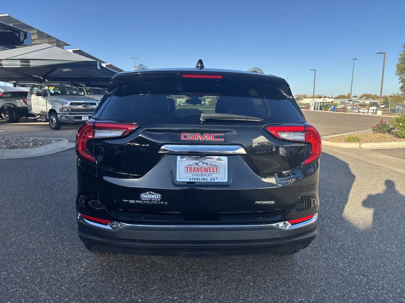 2024 GMC Terrain SLT | Photo 3 of 21