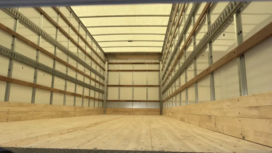 2025 Isuzu FTR | Photo 9 of 22