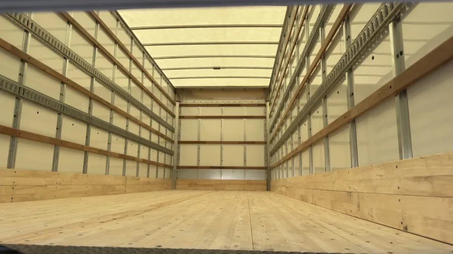 2025 Isuzu FTR | Photo 9 of 22