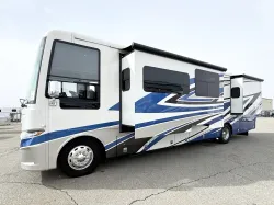 2022 Newmar Canyon Star 3722 | Thumbnail Photo 20 of 28