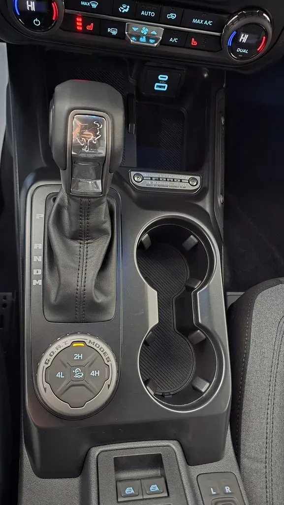 2025 Ford Bronco | Photo 21 of 29