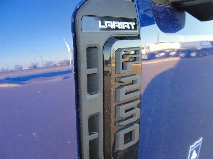 2026 Ford Super Duty F-250 Lariat | Photo 5 of 21