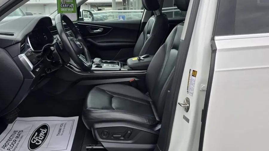 2023 Audi Q7 | Photo 15 of 34