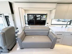 2026 Newmar King Aire 4531 | Thumbnail Photo 9 of 35