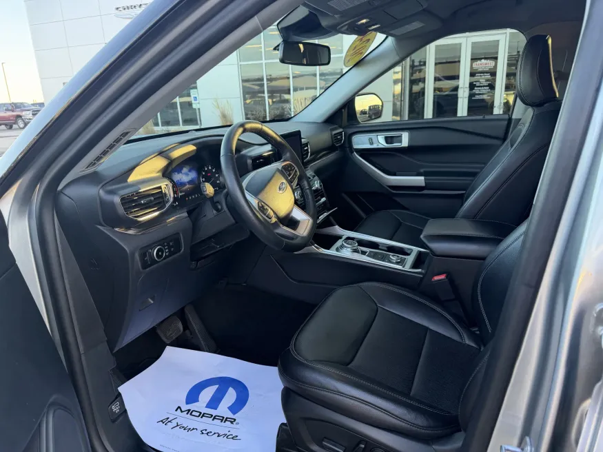 2024 Ford Explorer Limited | Photo 13 of 16