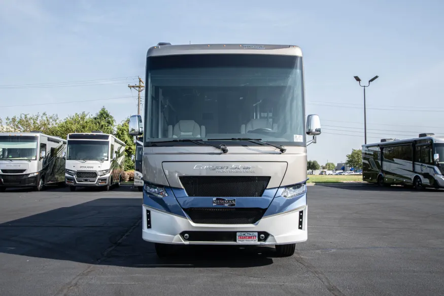 2026 Newmar Canyon Star 3947 | Photo 5 of 27