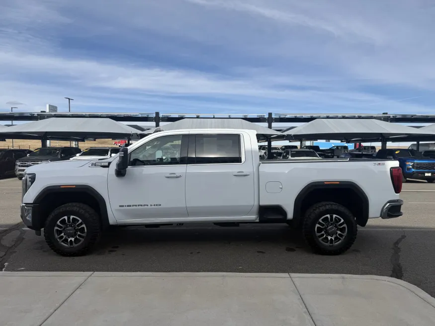 2024 GMC Sierra 3500HD SLE | Photo 4 of 19