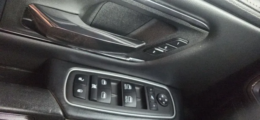 2022 RAM 1500 | Photo 14 of 35