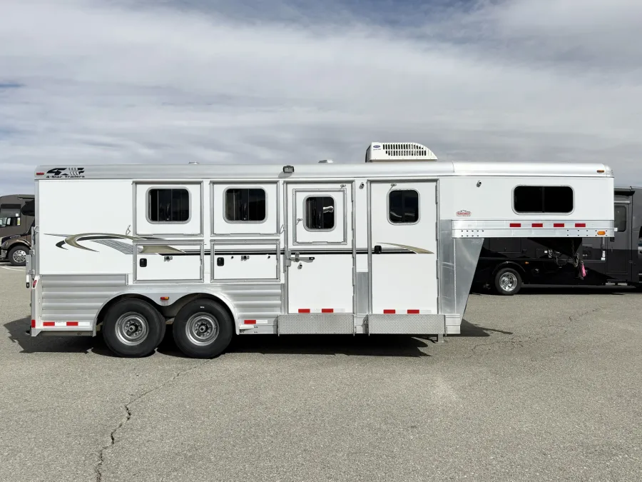 2010 4 Star 3HGN | Photo 3 of 17