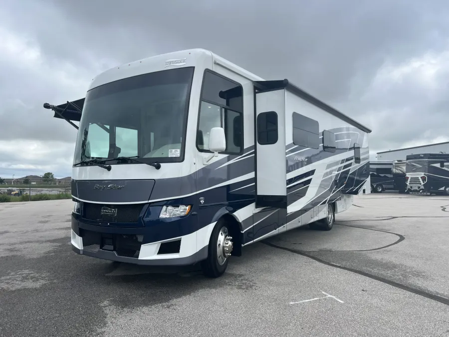 2026 Newmar Bay Star 3225 | Photo 8 of 23