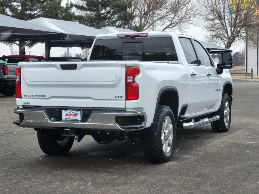 2022 Chevrolet Silverado 2500HD LTZ | Photo 12 of 36