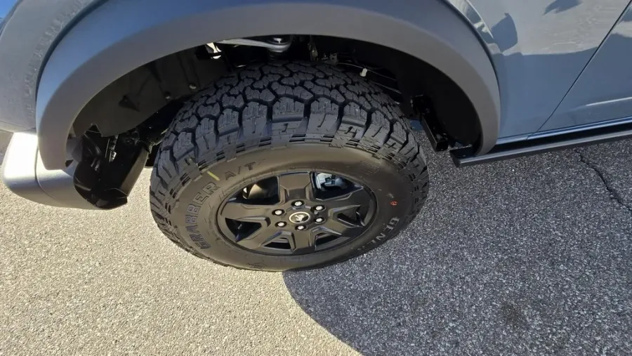 2025 Ford Bronco | Photo 9 of 29