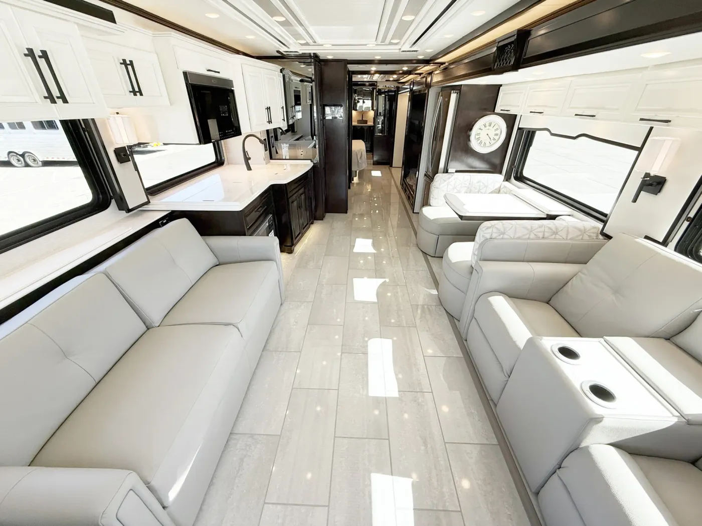 2026 Newmar London Aire 4540 | Photo 4 of 7