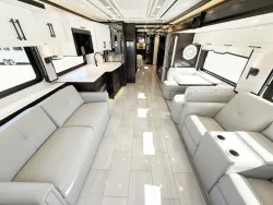 2026 Newmar London Aire 4540 | Thumbnail Photo 4 of 7