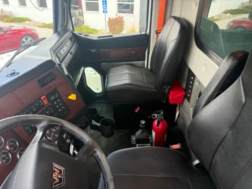 2021 Western Star 4700 | Photo 10 of 12