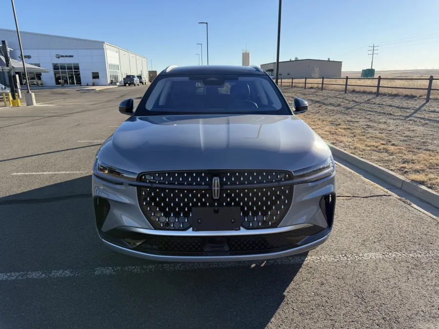 2024 Lincoln Nautilus Reserve | Photo 3 of 22