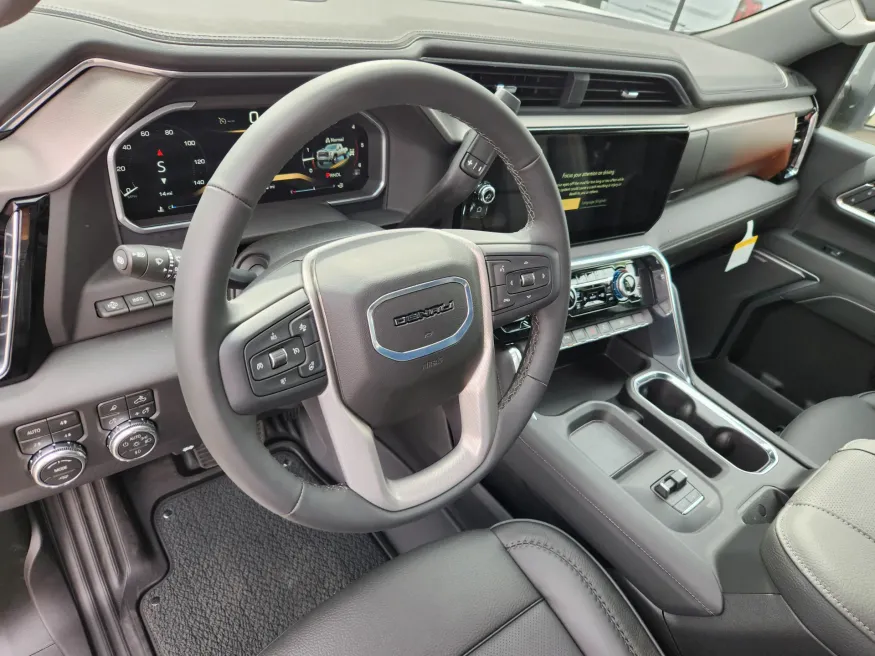 2026 GMC Sierra 3500HD Denali | Photo 7 of 31