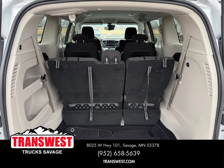 2024 Chrysler Voyager LX | Photo 16 of 23