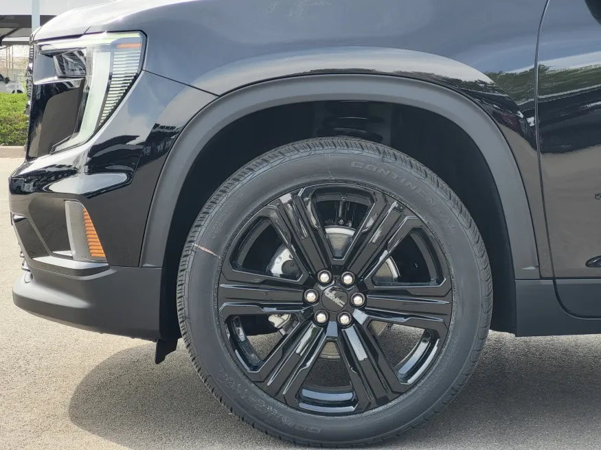 2026 GMC Acadia AWD Elevation | Photo 8 of 26