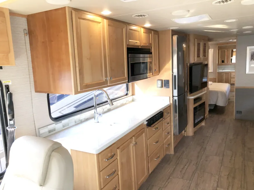 2021 Tiffin Allegro Red 340 38 LL | Photo 4 of 17