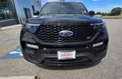 2022 Ford Explorer | Thumbnail Photo 2 of 31