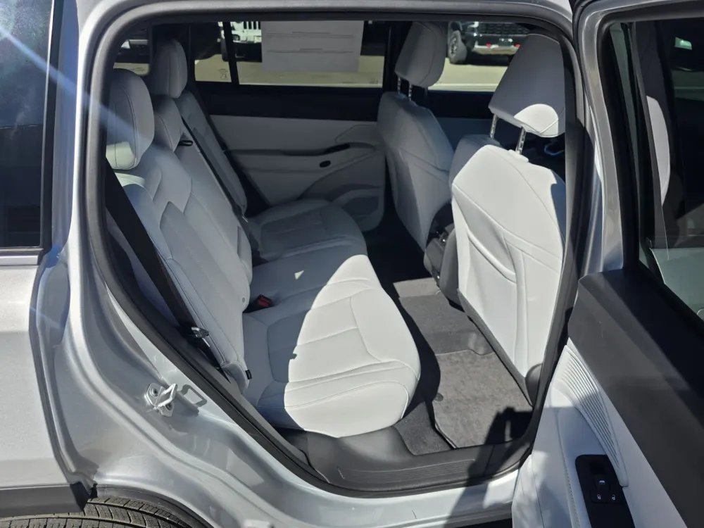 2026 Jeep Cherokee Limited - Photo 14