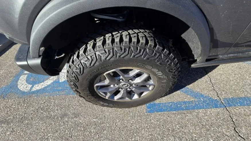 2025 Ford Bronco | Photo 9 of 25