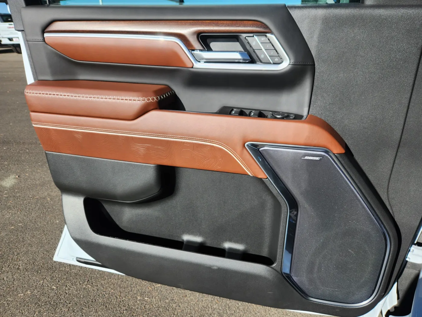 2026 GMC Sierra 3500HD Denali Ultimate | Photo 5 of 28