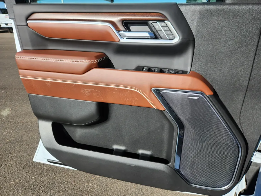 2026 GMC Sierra 3500HD Denali Ultimate | Photo 5 of 28