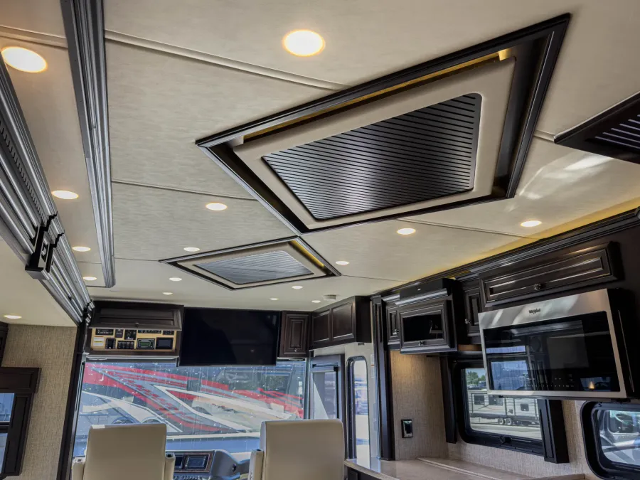 2020 Newmar Dutch Star 3709 | Photo 14 of 27
