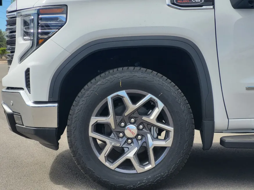 2026 GMC Sierra 1500 SLT | Photo 8 of 26