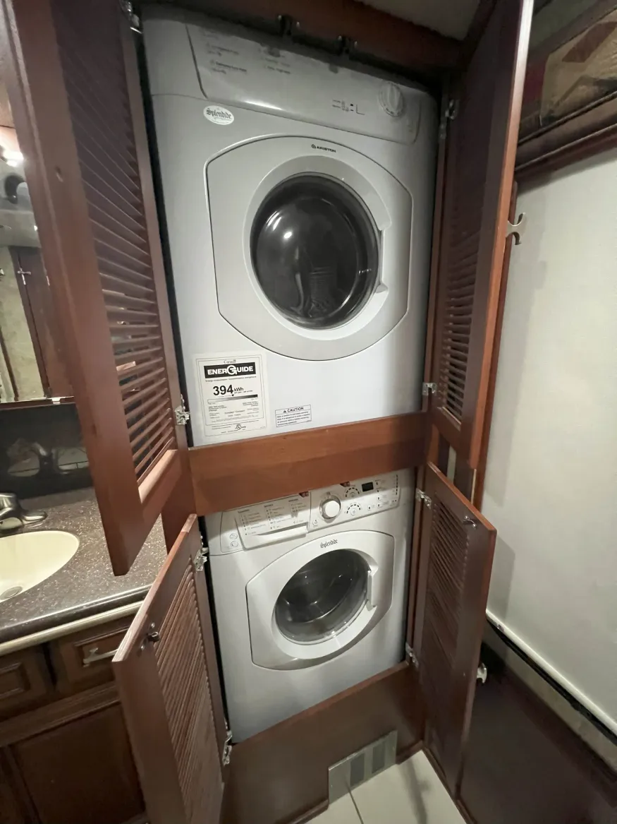 2012 Itasca Ellipse 42QD | Photo 18 of 18