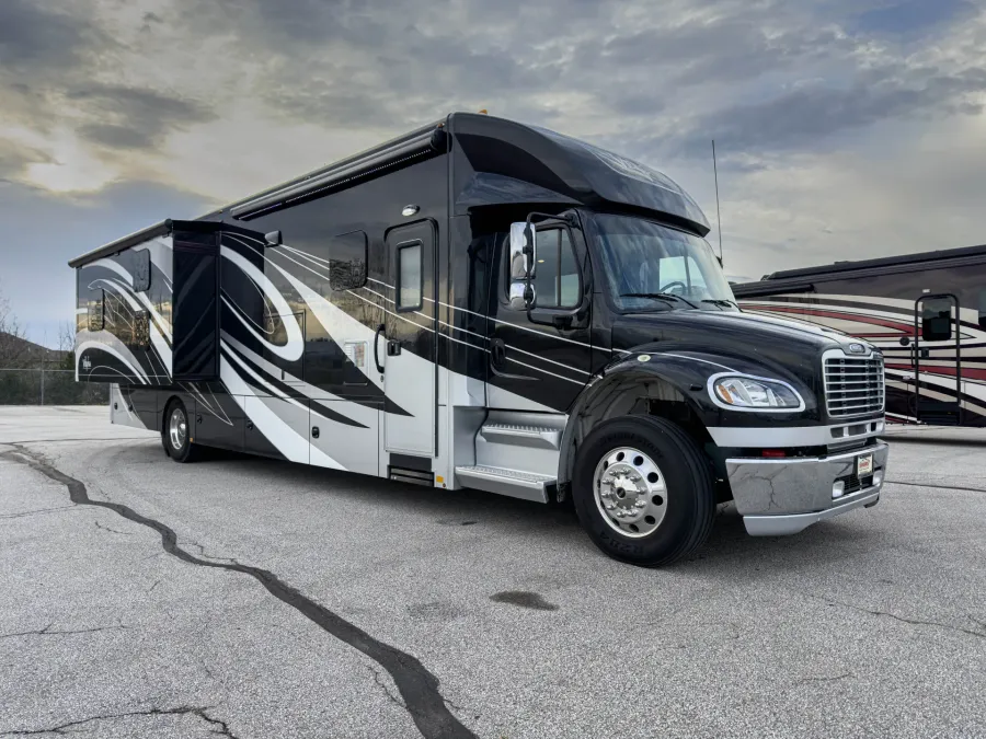 2018 Renegade Verona 40VBH | Photo 10 of 26