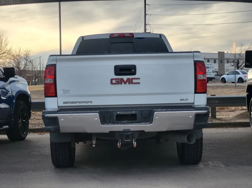 2019 GMC Sierra 2500HD SLT | Photo 2 of 5