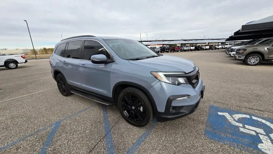 2022 Honda Pilot | Photo 3 of 31