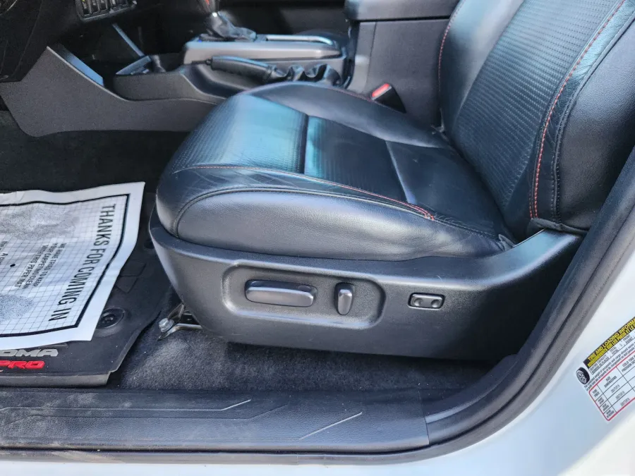 2020 Toyota Tacoma 4WD | Photo 9 of 30