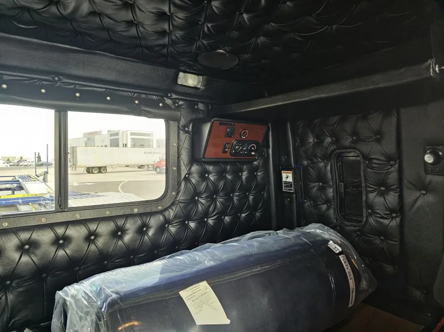 2020 Western Star 4900FA | Photo 10 of 28