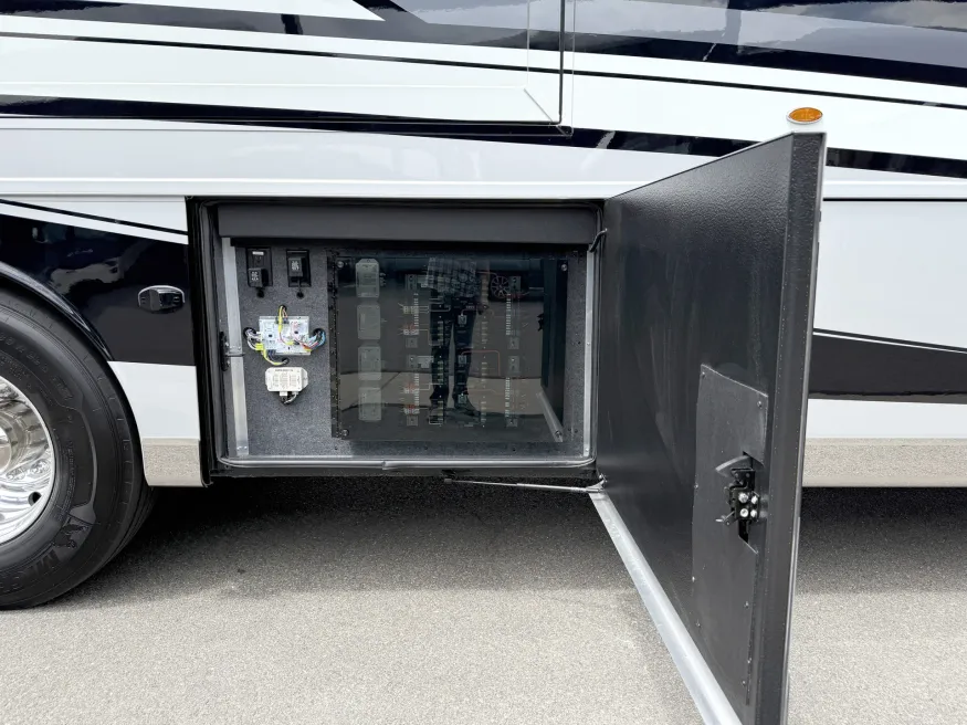 2026 Newmar Dutch Star 4369 | Photo 30 of 34