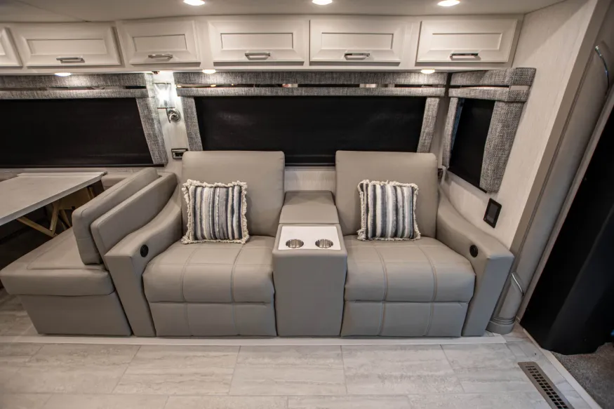 2026 Newmar Supreme Aire 4505 | Photo 11 of 27