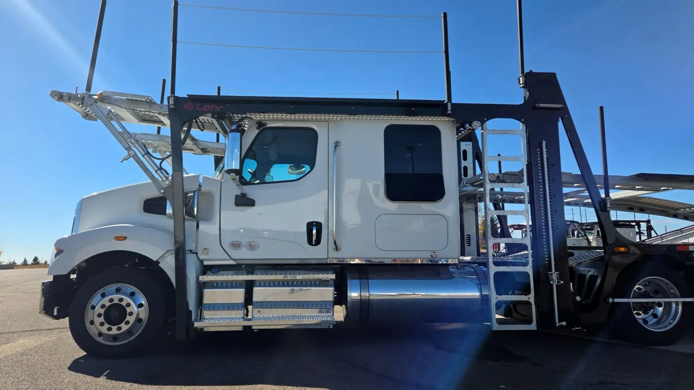 2025 Western Star 49X | Photo 3 of 43